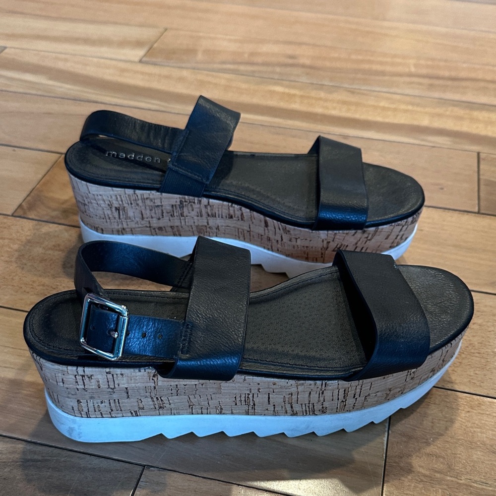 Steve Madden Black and Tan Platform Sandals